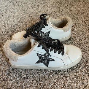 steve madden star sneakers size 7.5/8